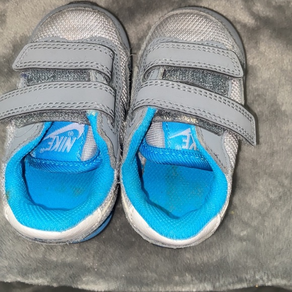 Nike Toddler Sneakers Size 4c - Picture 8 of 8